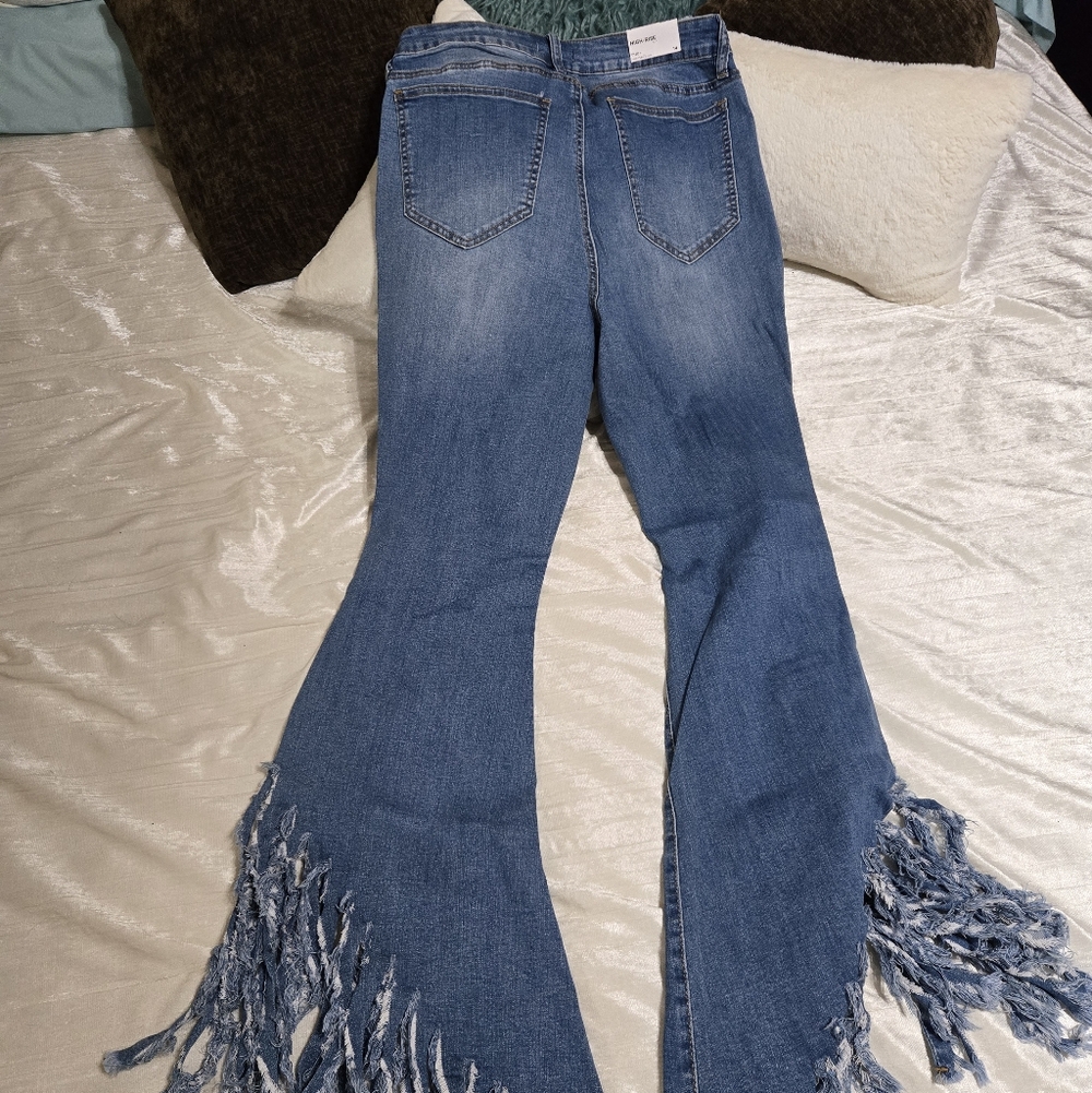 Distressed Blue Flare Jeans with Fringe By Rue Size 14 NWT - Picture 2 of 11